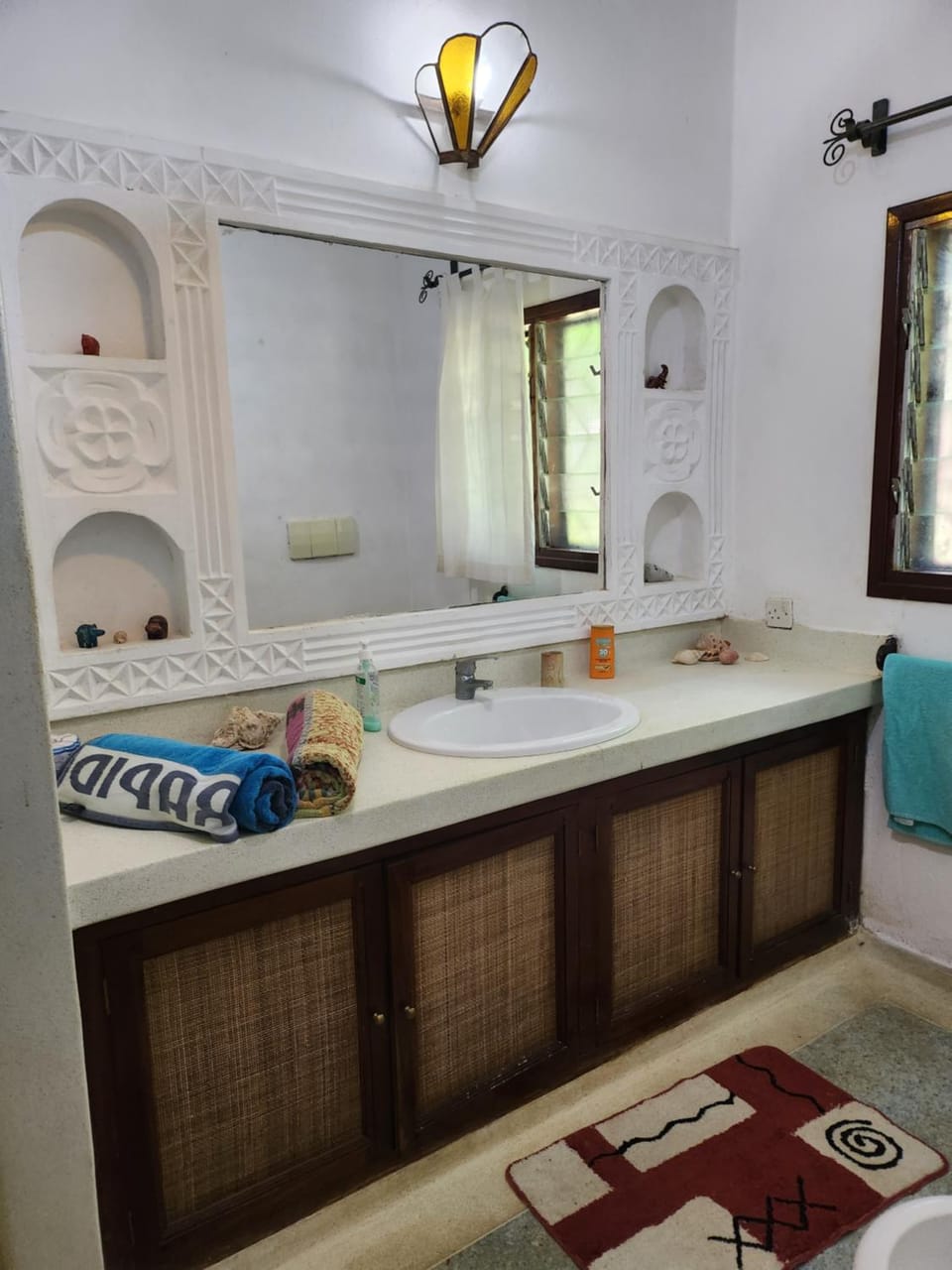 Bathroom, towels
