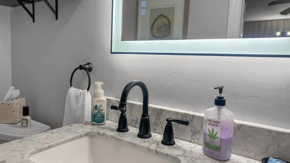 Bathroom, towels