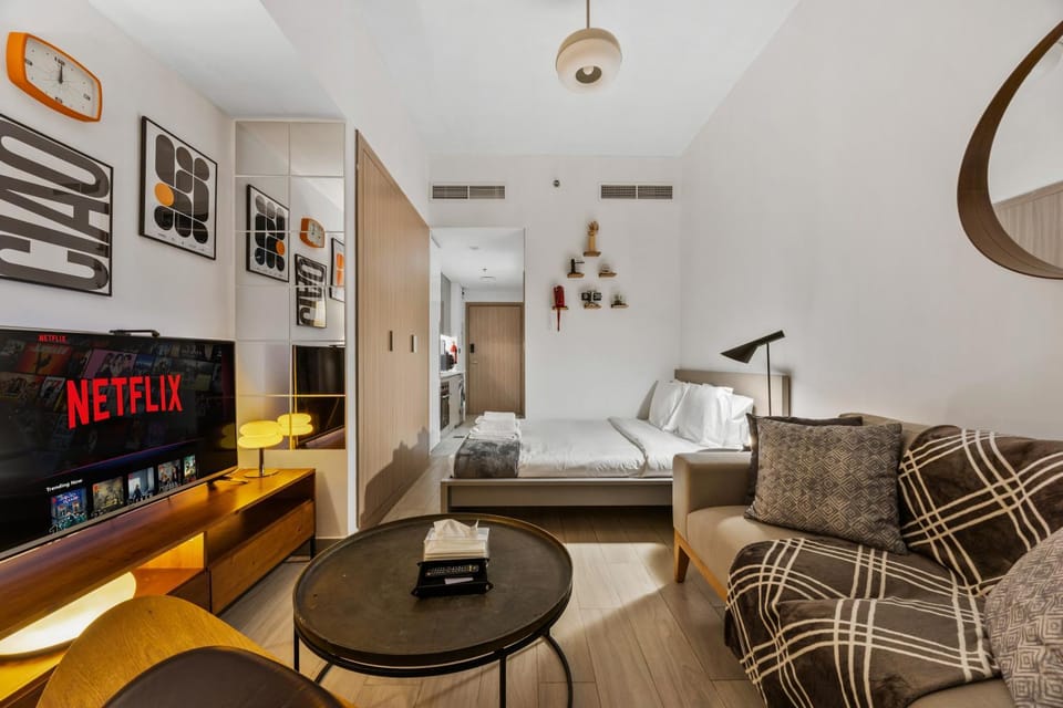 Communal lounge/ TV room, Bed, TV and multimedia, Living room, Photo of the whole room, Seating area, Evening entertainment, Bedroom, hair dresser