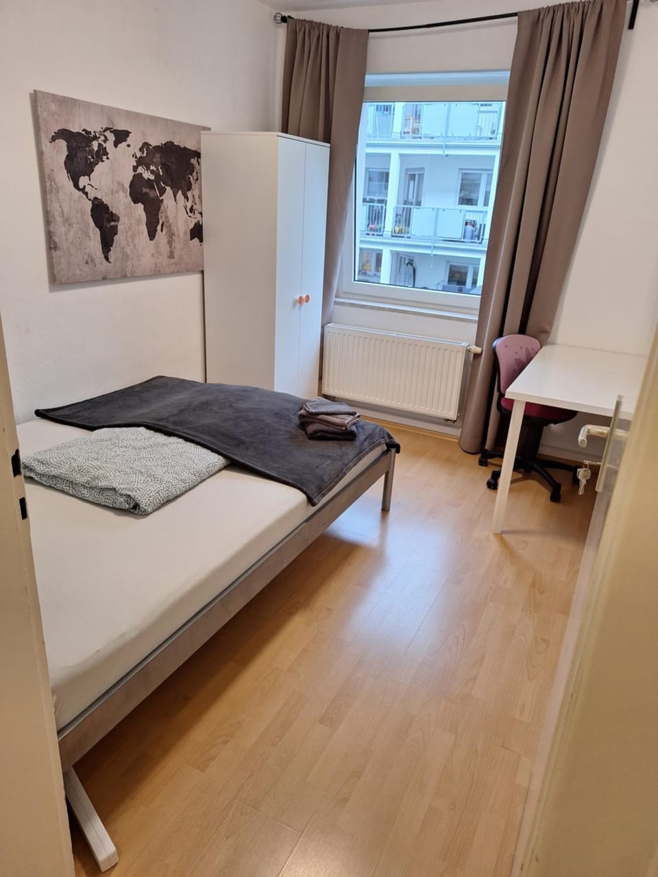 Privatroom small 5 min from Railstation Vacation rental in Koblenz