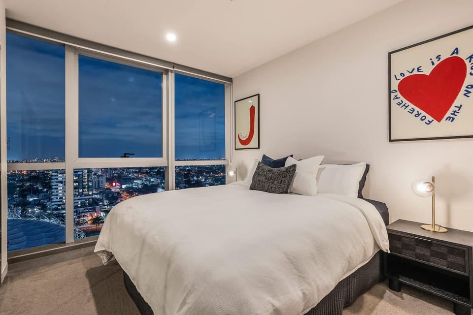 Bed, Photo of the whole room, Bedroom, City view