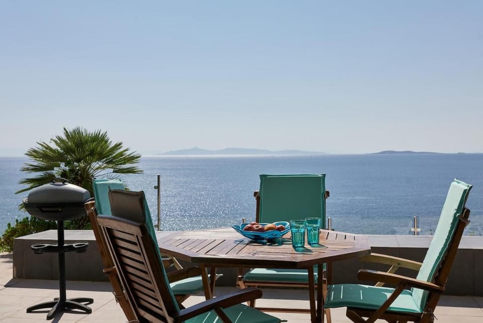 Deep Blue Luxury Escape Heated Pool & Sea View Apartment in East Attica Regional Unit, Greece