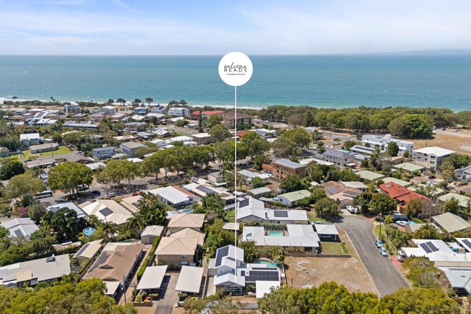 Property building, Neighbourhood, Bird's eye view