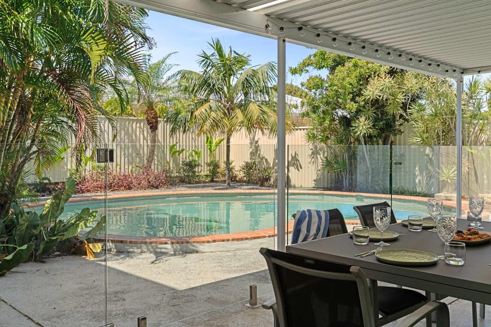 Patio, Garden, Balcony/Terrace, Dining area, Garden view, Pool view, Swimming pool