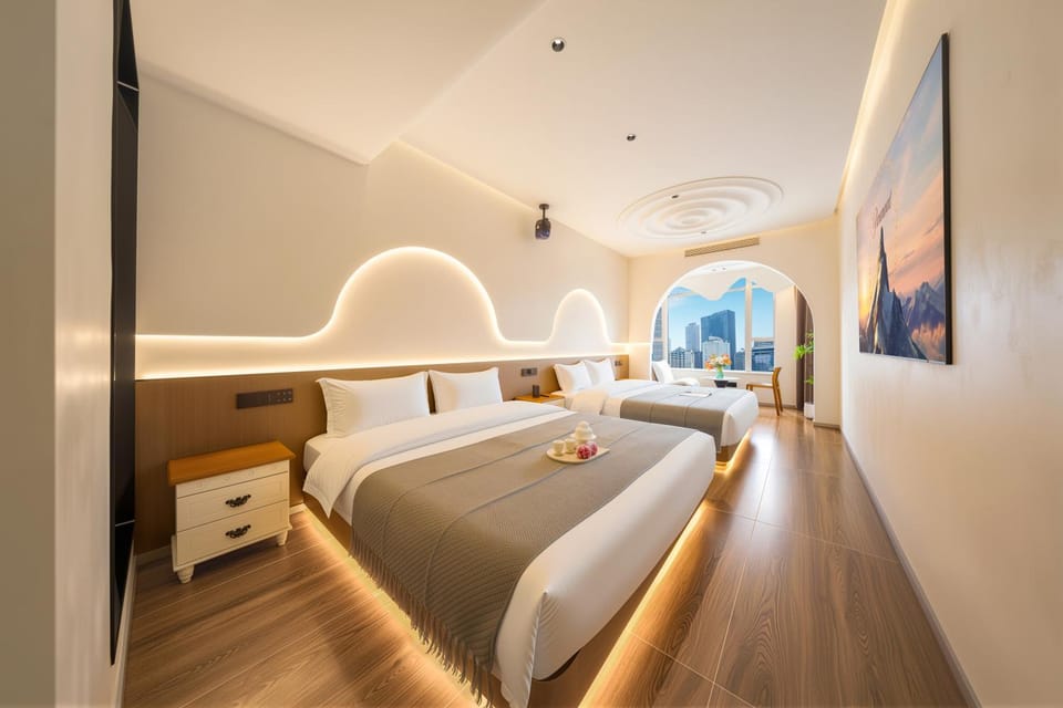 Bed, TV and multimedia, Photo of the whole room, Bedroom