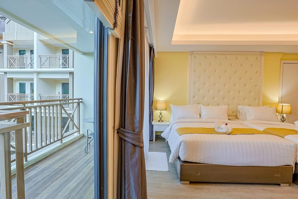 Bed, View (from property/room), Balcony/Terrace, Bedroom
