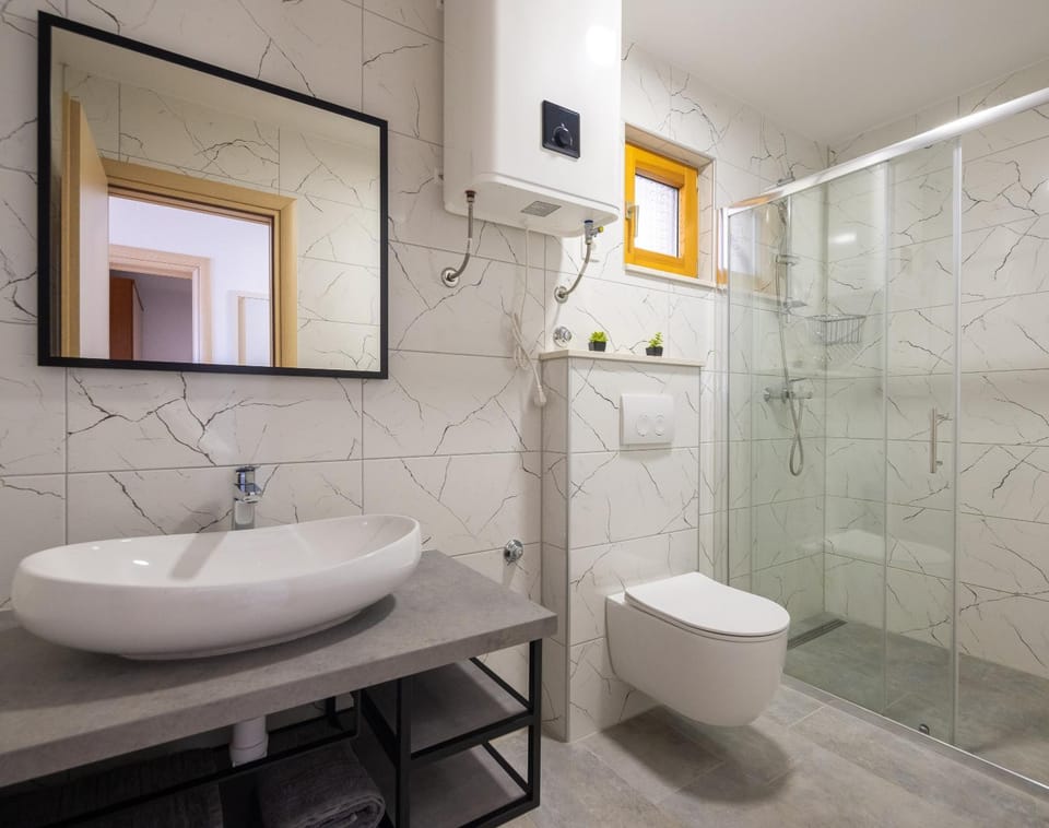 Shower, Toilet, Bathroom