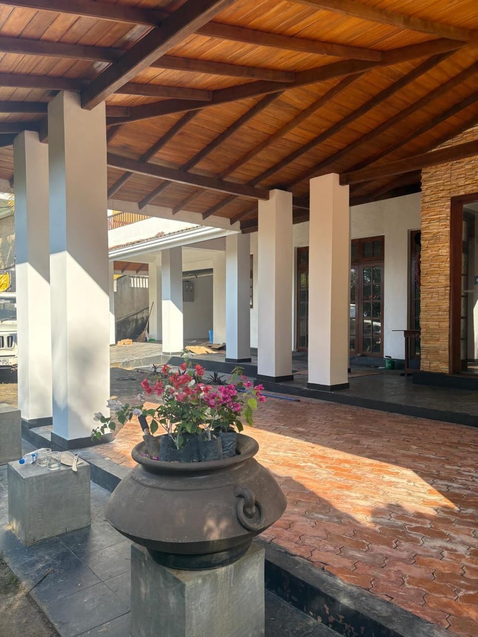 Facade/entrance