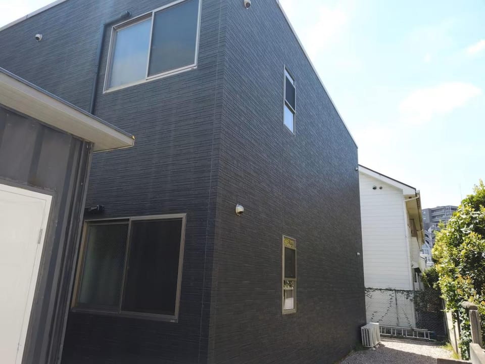 Property building, Day