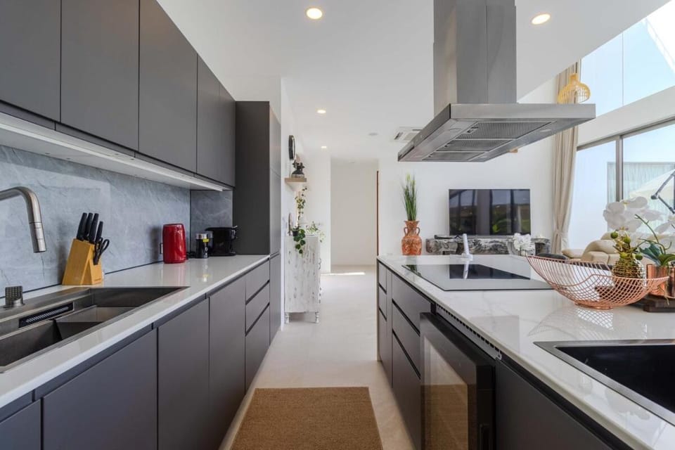 Kitchen or kitchenette