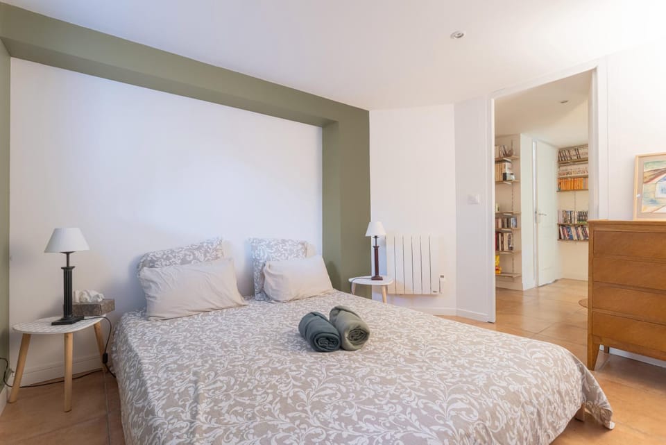 Living room, Bedroom