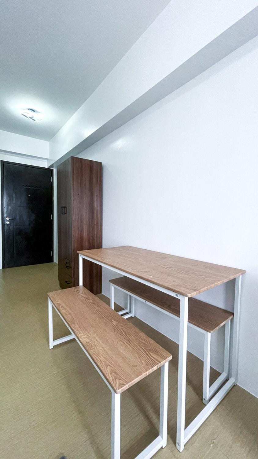 A Skyline Serenity Studio Apartment in Iloilo City
