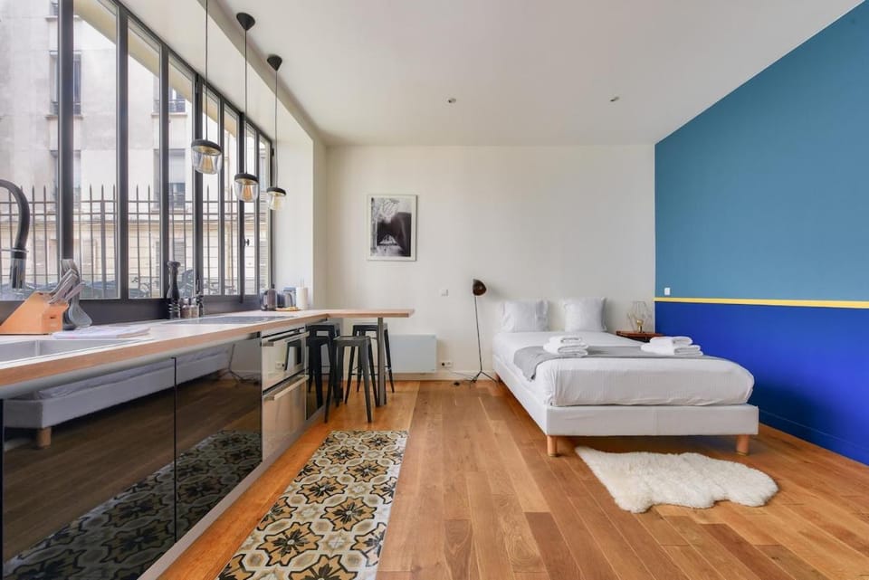 Modern studio 15 mn walk to Arc de Triomphe Apartment in Paris