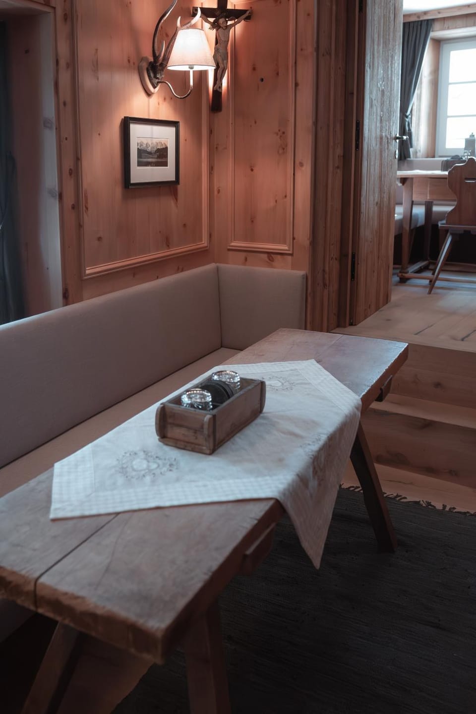 Bed, Photo of the whole room, Seating area, Dining area, Bedroom