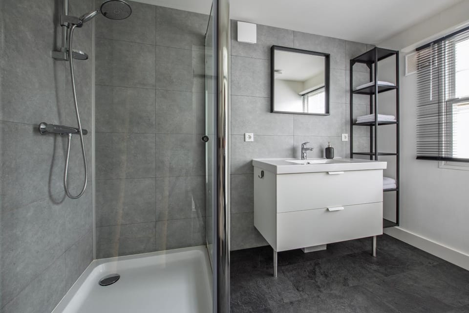 Shower, Bathroom, Bath, towels