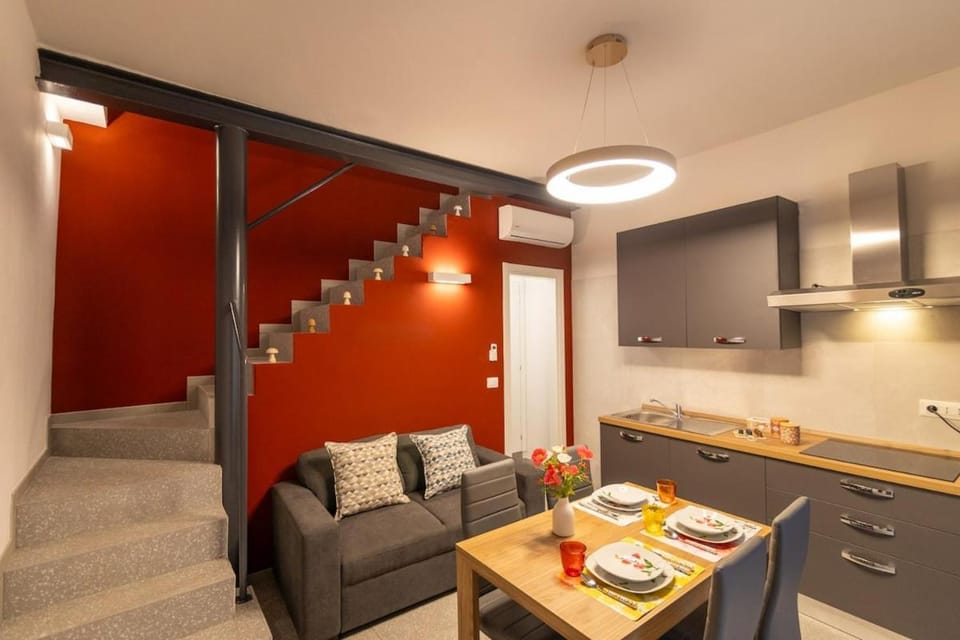 Kitchen or kitchenette, Dining area, stove