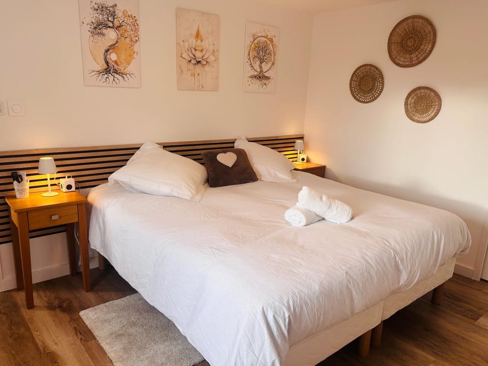 Bed, Bedroom