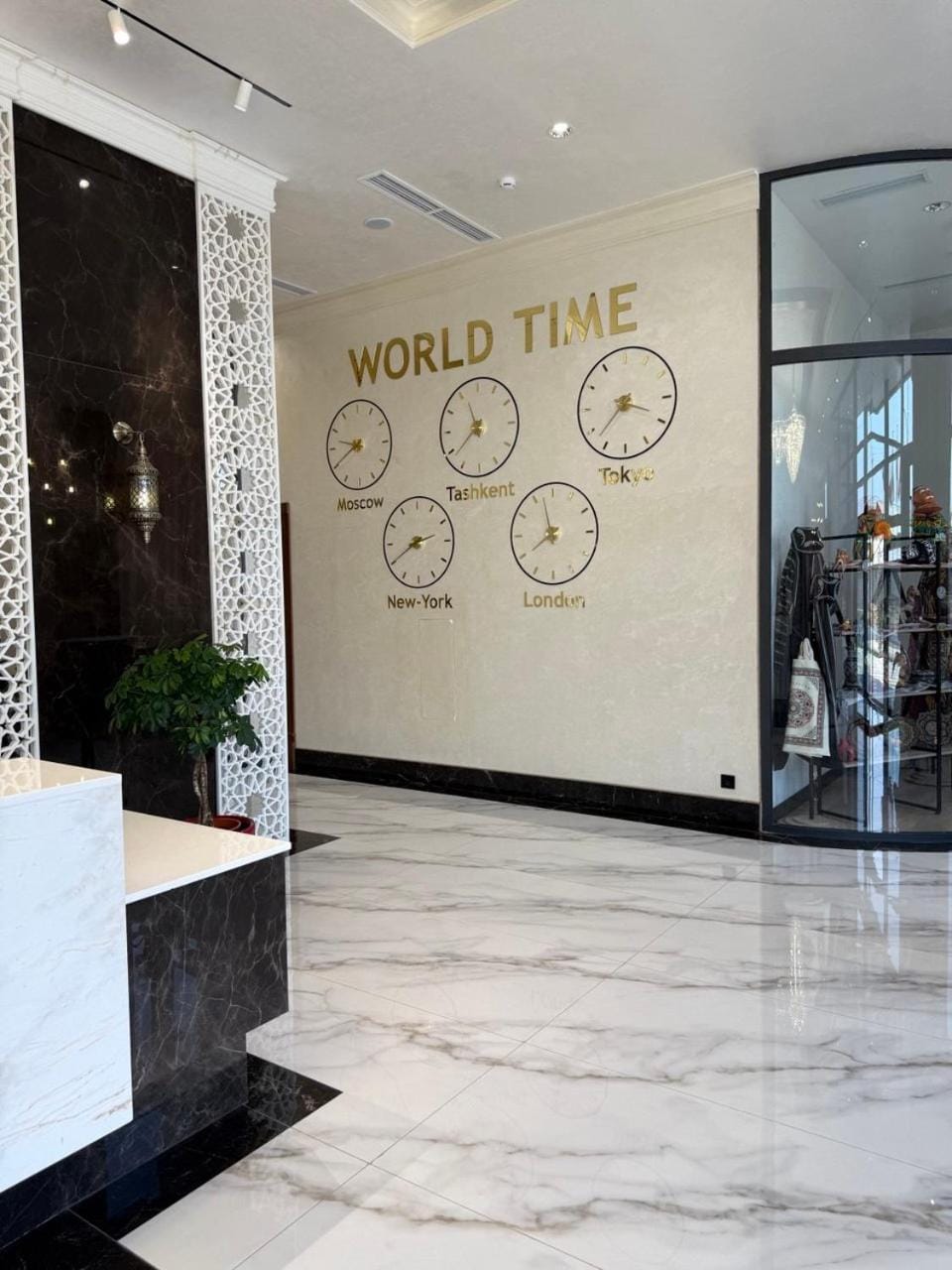Lobby or reception, Lobby or reception