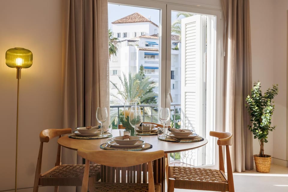 View (from property/room), Living room, Dining area, City view, Street view