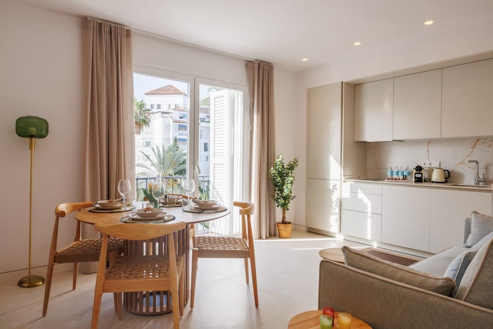 Kitchen or kitchenette, Living room, Dining area