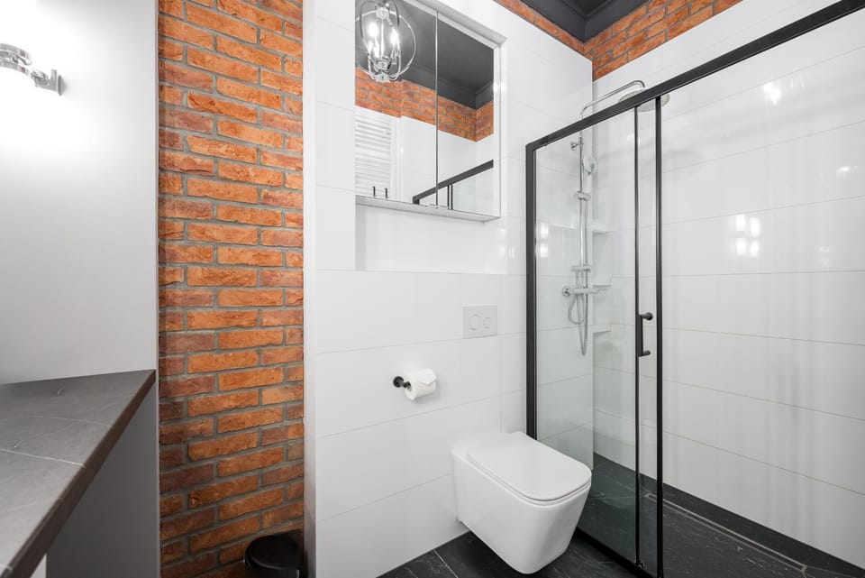 Shower, Toilet, Bathroom, towels
