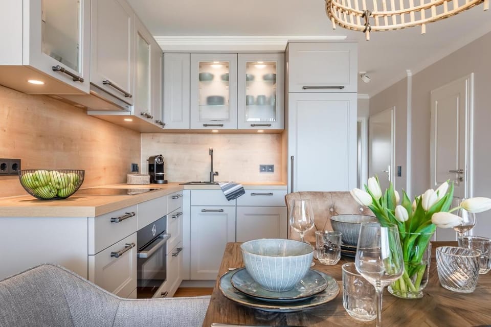 Property building, Kitchen or kitchenette, Living room