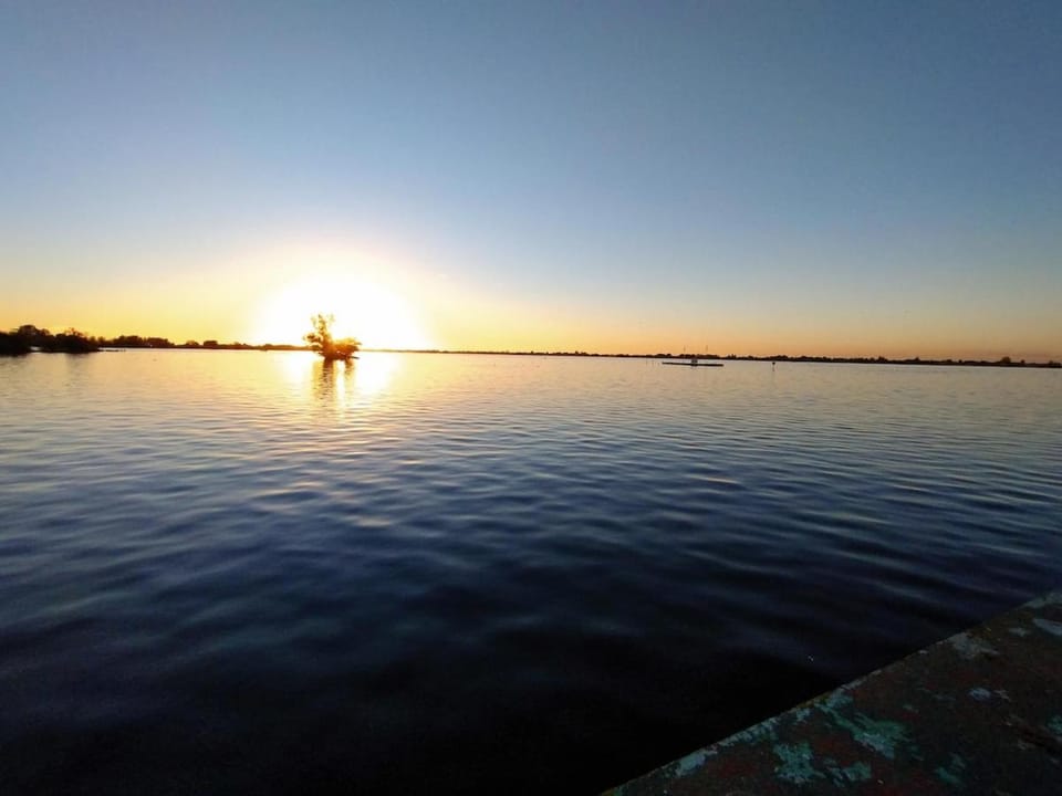 Floating holiday home close to AMS House in South Holland (province)