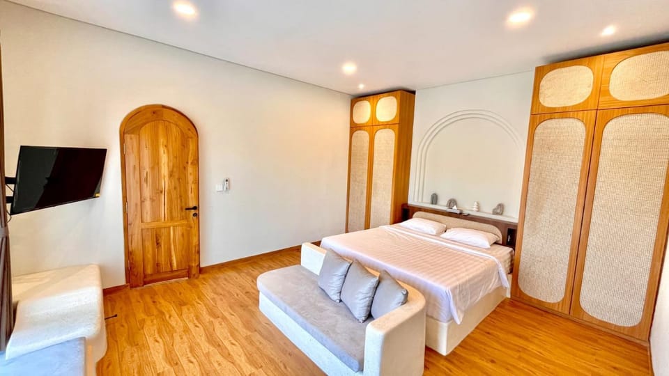 Bed, TV and multimedia