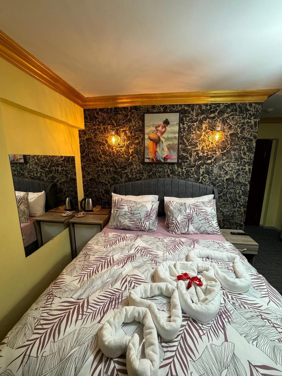 Bed, Photo of the whole room, Bedroom, towels