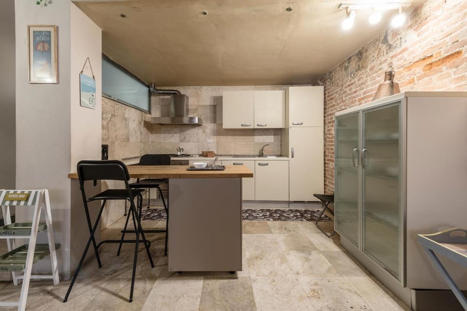 Property building, Kitchen or kitchenette, Living room