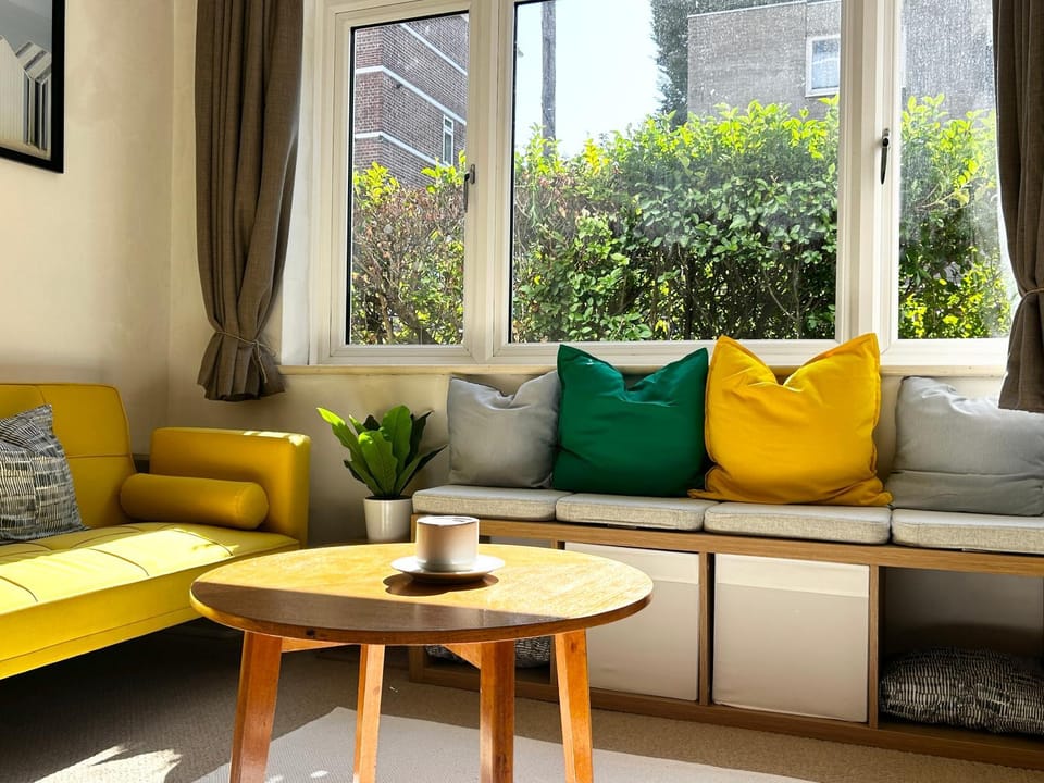 Eclectic London Bridge House - Shard View & Garden Apartment in London Borough of Southwark