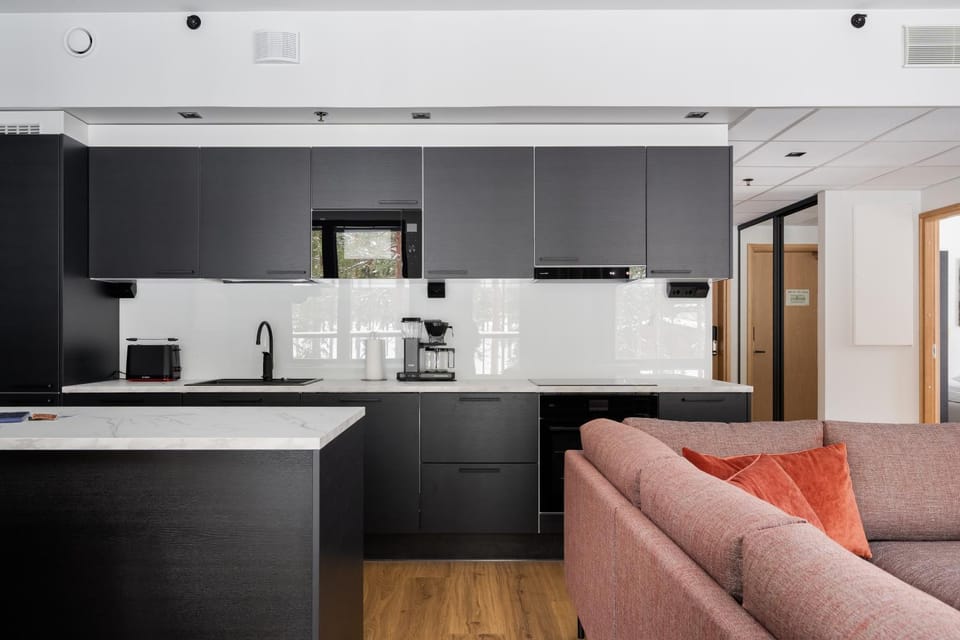 Coffee/tea facilities, dishwasher, heating, internet, microwave, oven, toaster, kitchen