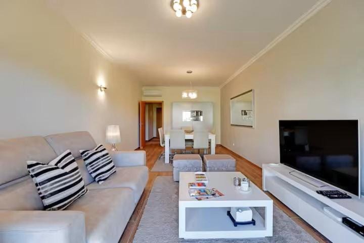 Communal lounge/ TV room, TV and multimedia, Living room