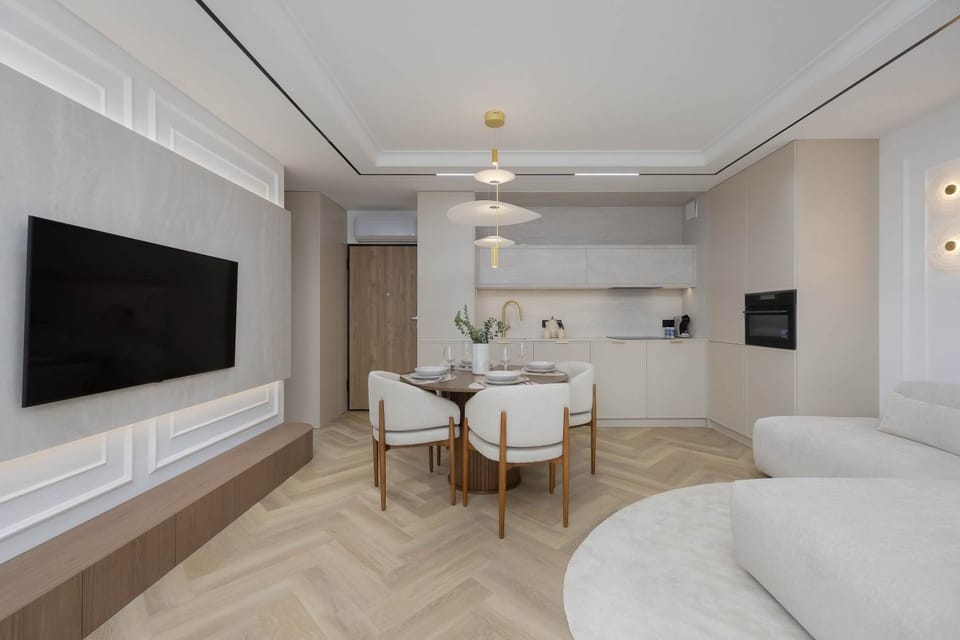 TV and multimedia, Kitchen or kitchenette, Living room, Seating area