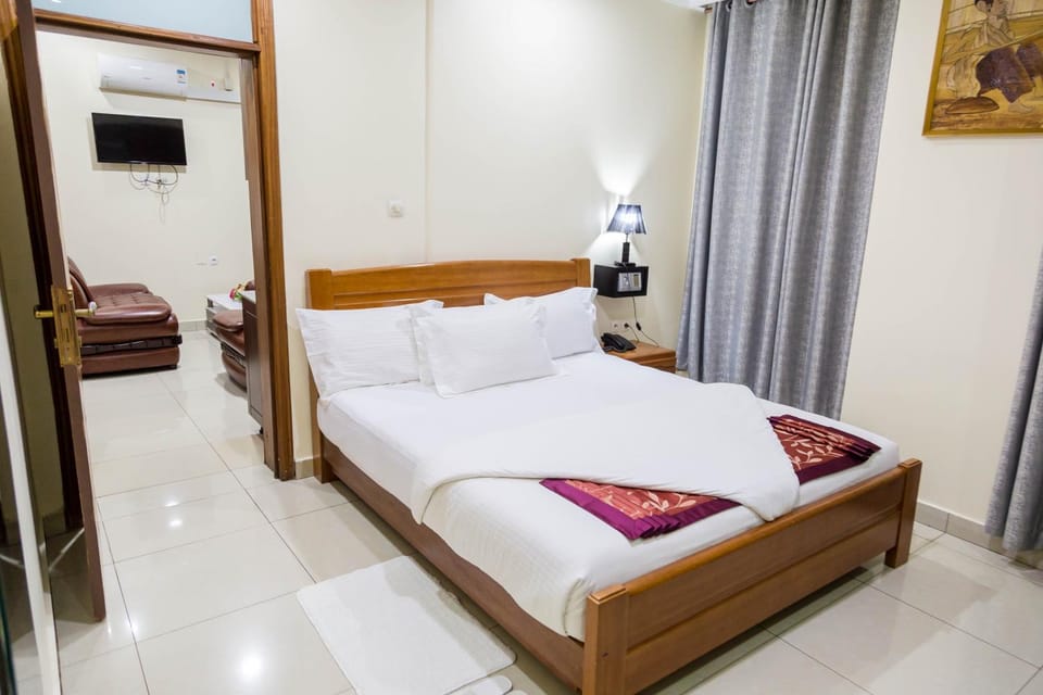 TV and multimedia, Photo of the whole room, Bedroom, air conditioner