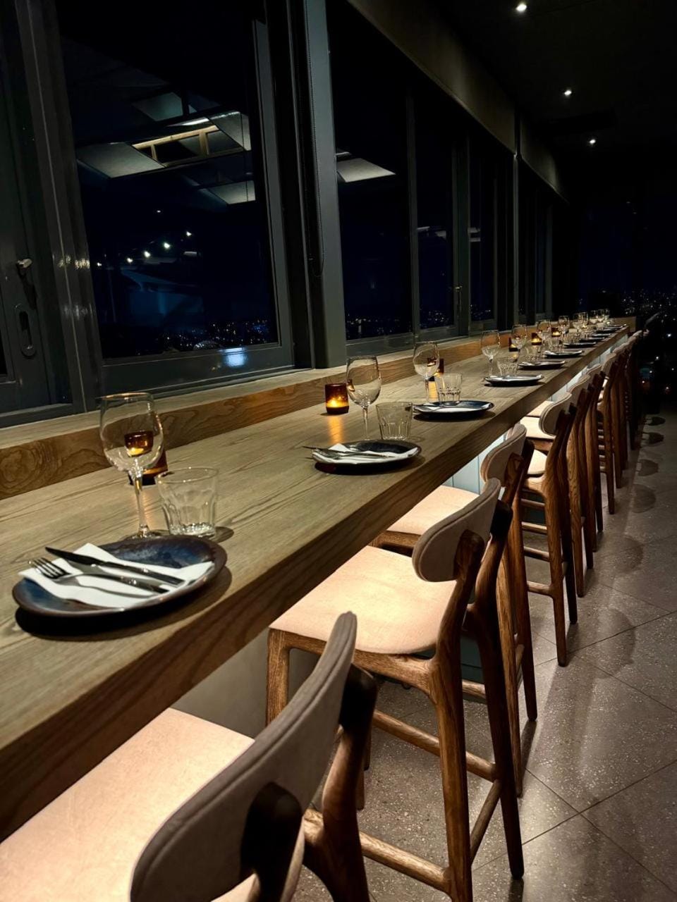 Restaurant/places to eat, City view