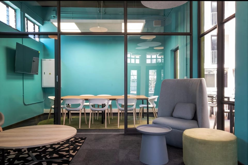TV and multimedia, Seating area
