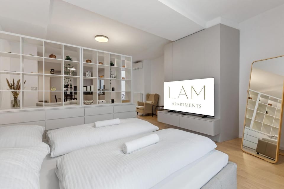 Bed, TV and multimedia, Photo of the whole room, Bedroom, wardrobe
