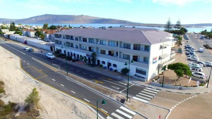 Property building, Bird's eye view, Street view, Location, Parking