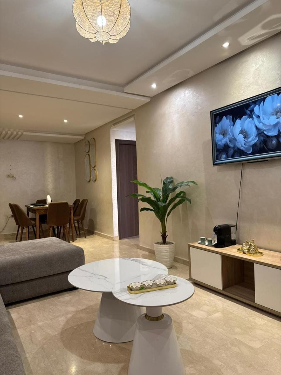 TV and multimedia, Living room, Seating area
