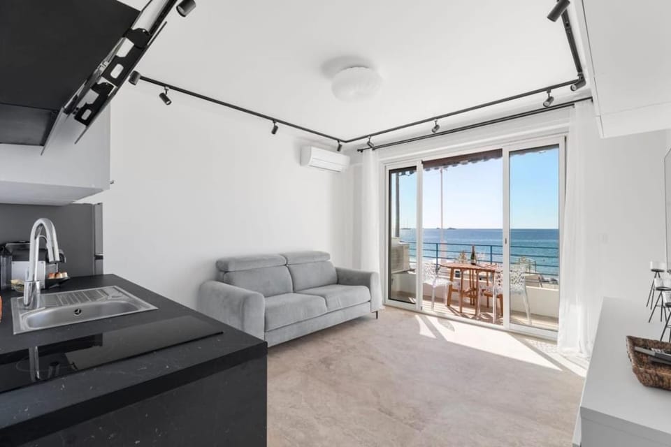 Living room, Seating area, Dining area, Beach, Sea view