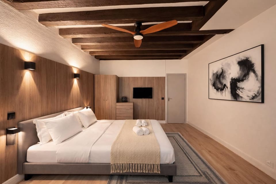 Bed, TV and multimedia