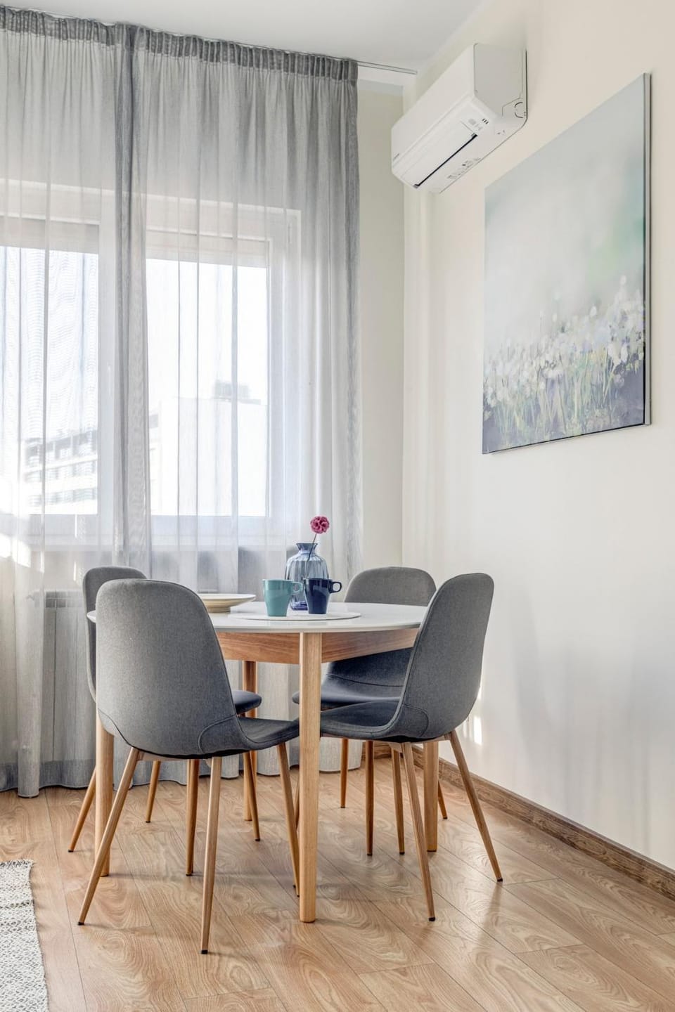 Living room, Dining area, air conditioner
