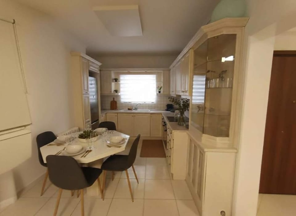 Modern Ease by the CoastFaliro 2Bed Gem Apartment in South Athens