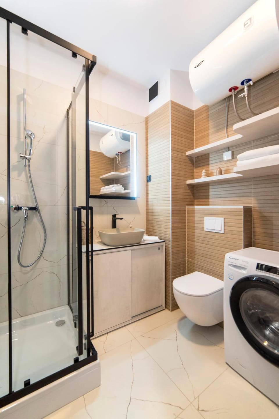 Shower, Toilet, Bathroom, towels, washing machine
