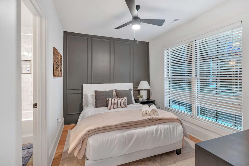 New Bright Modern Townhome with Rooftop & Garage House in Nashville