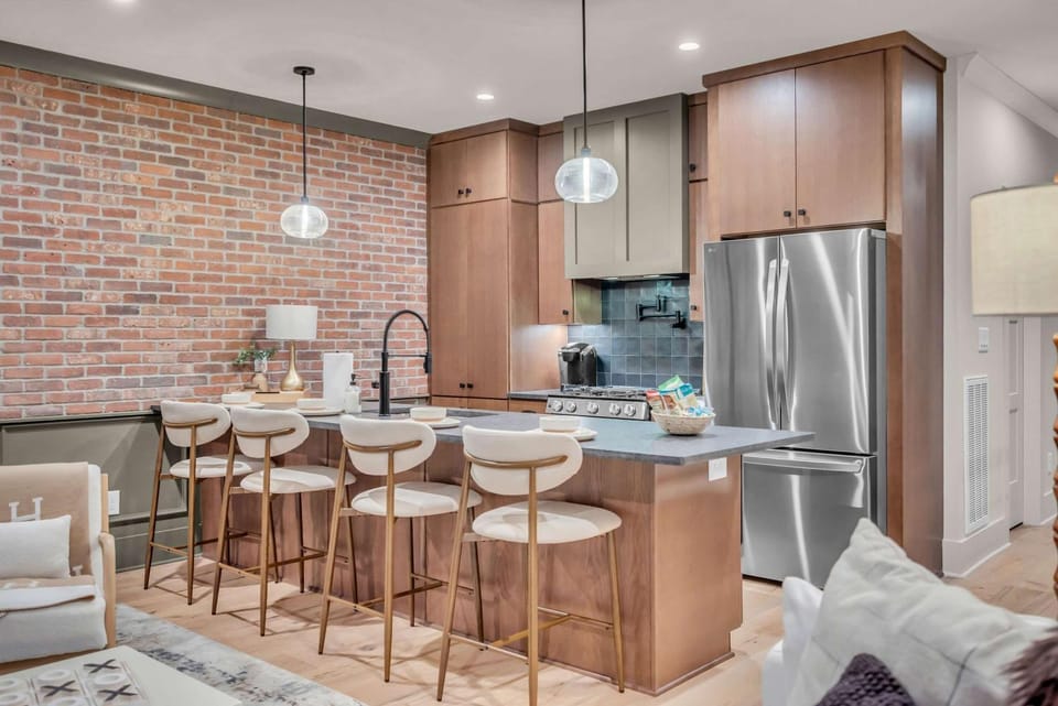New Music City Loft-Style Stay with Rooftop Views House in Nashville