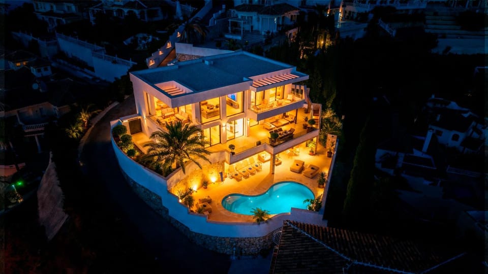 Property building, Bird's eye view