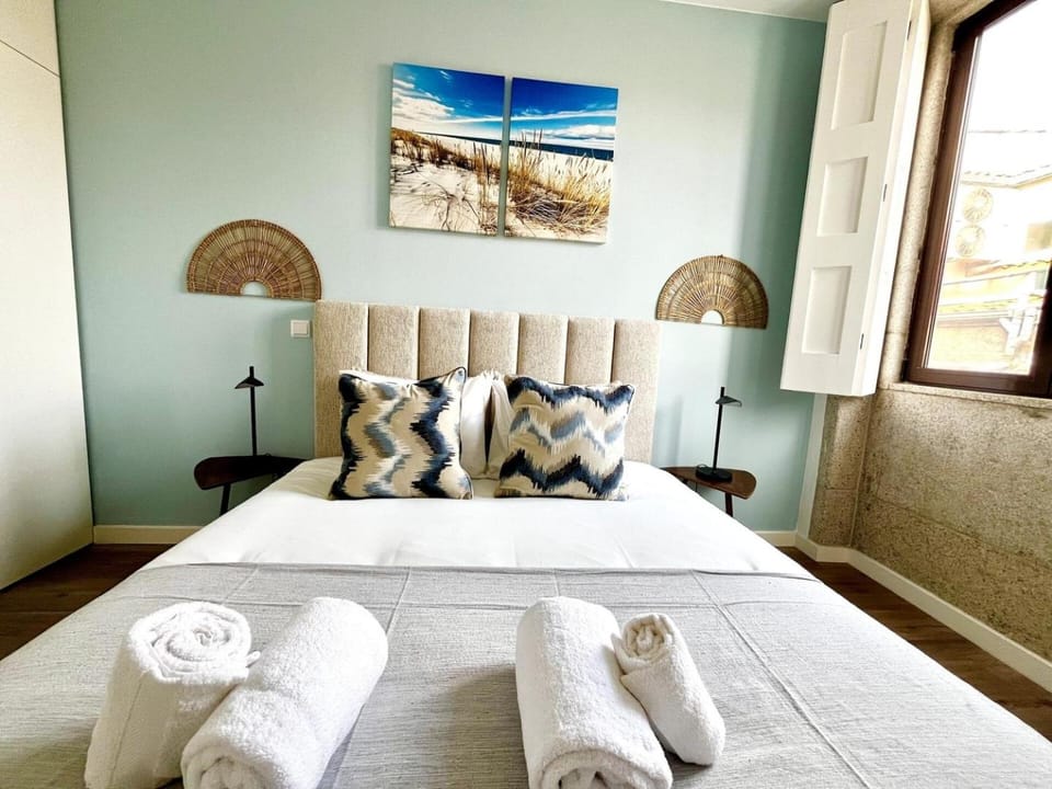 Water VibesI City Views in Porto by MyMoradia Apartment in Porto