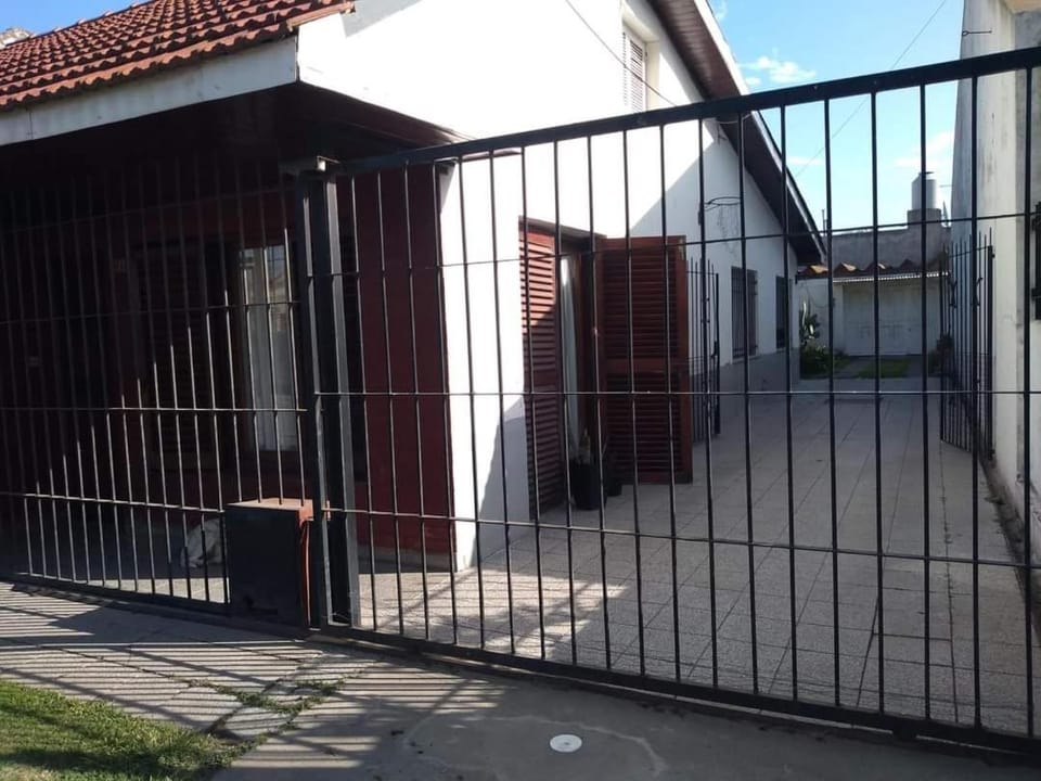 Casa Amplia Para 6 personas House in Necochea